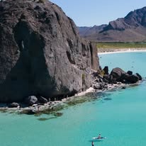 Vista aérea de playa turquesa en La Paz